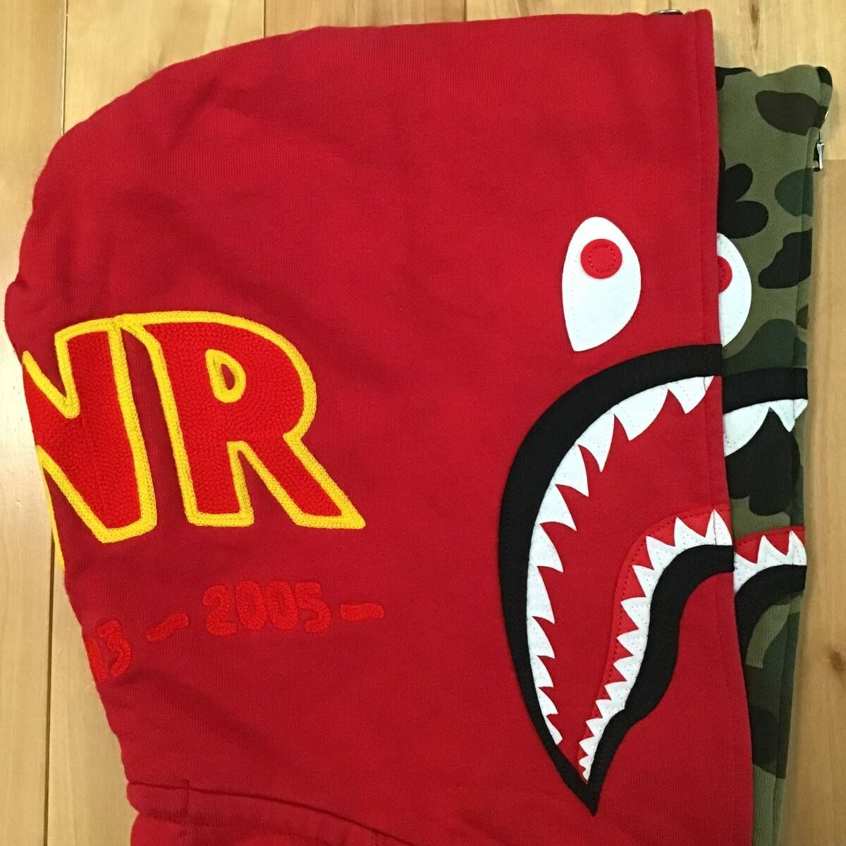 APE BAPE KAWS DOUBLE SHARK HOODIE パーカー　赤 APE BAPE KAWS DOUBLE SHARK HOODIE パーカー 赤 メンズ