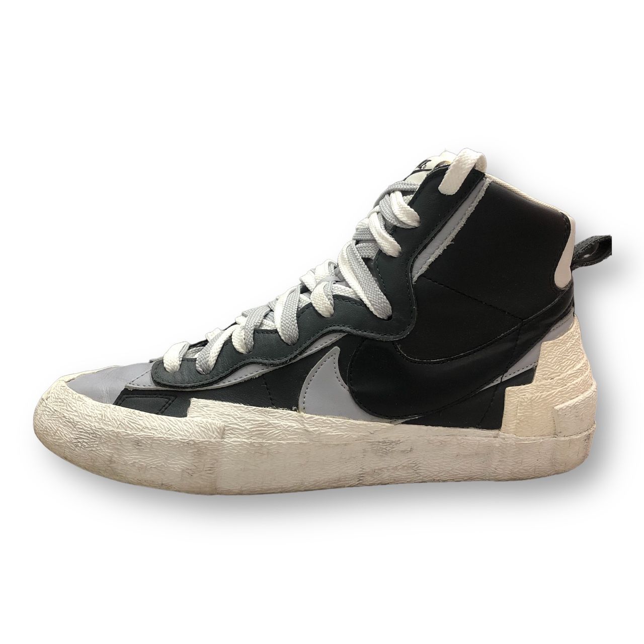 国内正規 NIKE BLAZER MID/SACAI BLACK/WOLF ナイキ ブレザー ミッド サカイ ブラック/ウルフグレー ホワイト  BV0072-002 スニーカー 30cm　63653A2