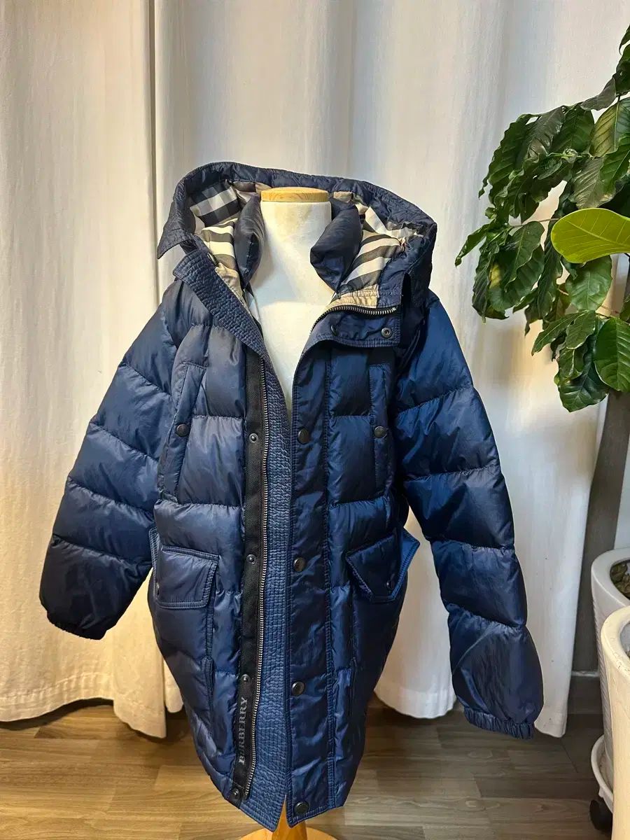 お値下げ　美品BURBERRY キッズ リバーシブルジャケット 10Y-140 BURBERRY(バーバリー ) キッズ ダウン 10Y - メルカリ