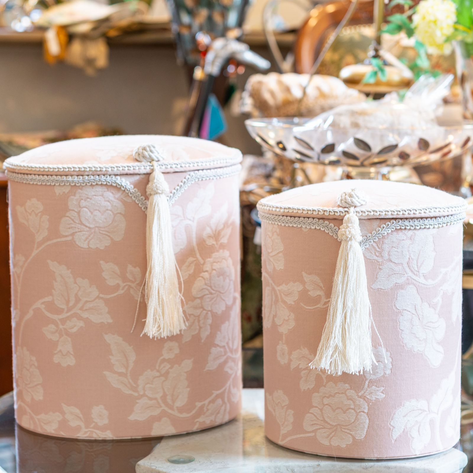 【used】Jennifer Taylor ダストボックス　ホワイト ダストボックス 脚付き JENNIFER TAYLOR Leone オフホワイト