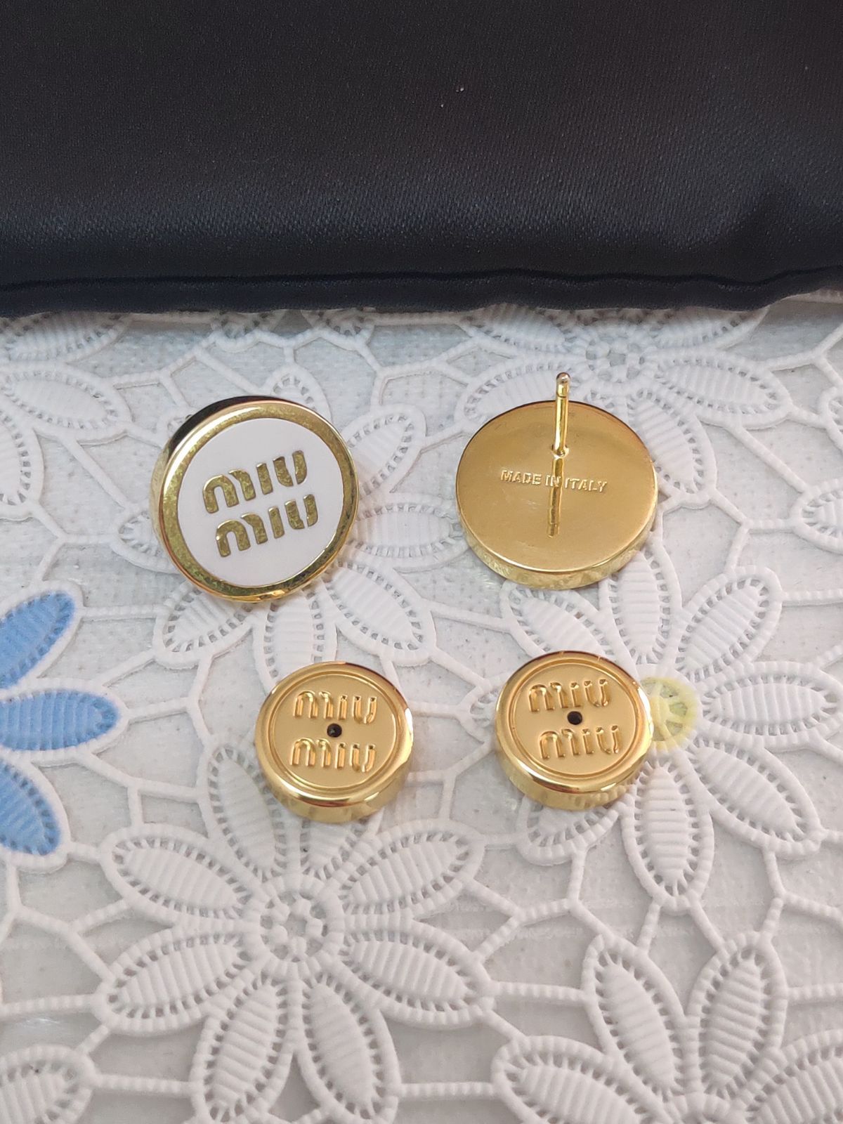 ピアス