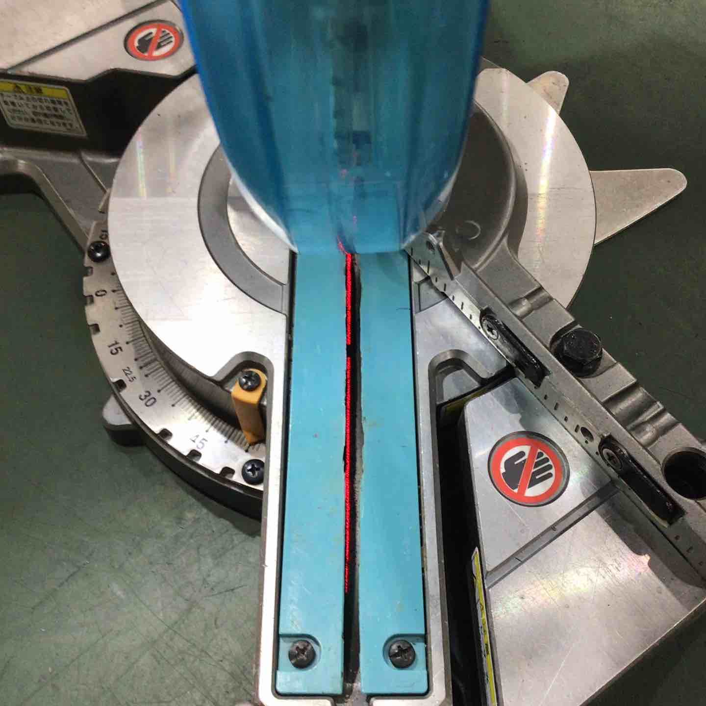 コードレススライドマルノコ LS001GZ