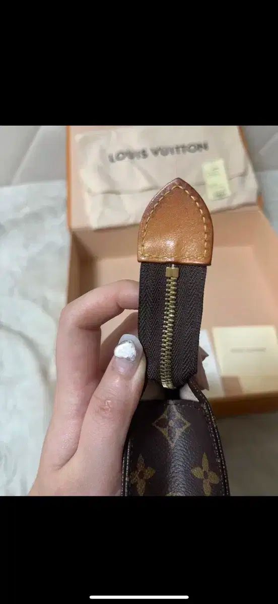 ★美品★ヴィトン モノグラム ポシェット トワレット26 クラッチバッグ LOUIS VUITTON モノグラム ポッシュトワレ 26 クラッチ 男女兼用