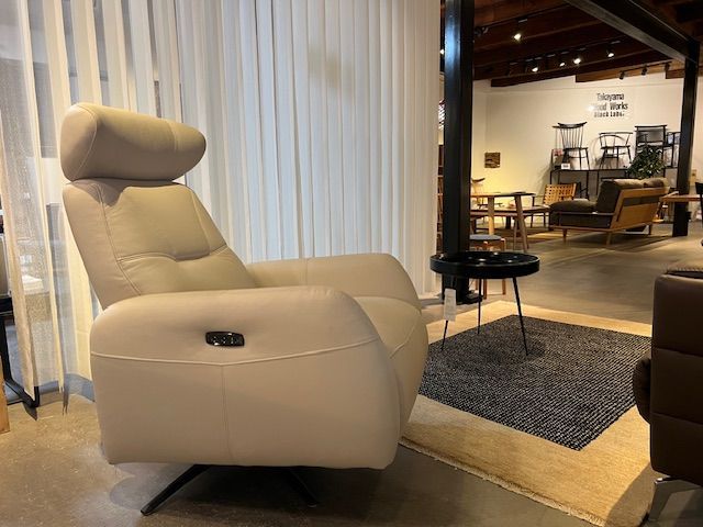 ②カリモク karimoku リクライナー コロニアル RC60 レトロ GG