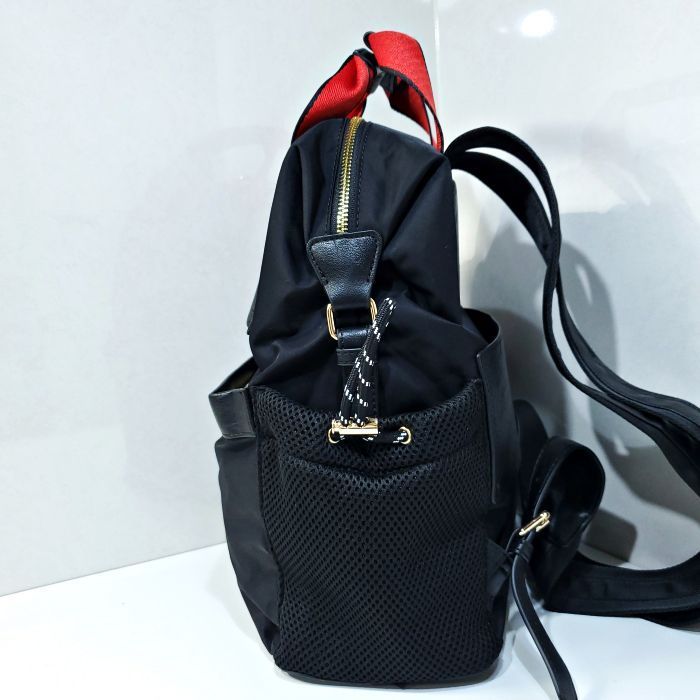 極美品　nouer ／ヌエール　メッシュデザインリュック ヌエール nouer メッシュデザインリュック （ブラック