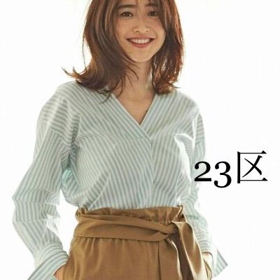 23区【洗える】Canclini シャーティング Vネックブラウス【☆美品