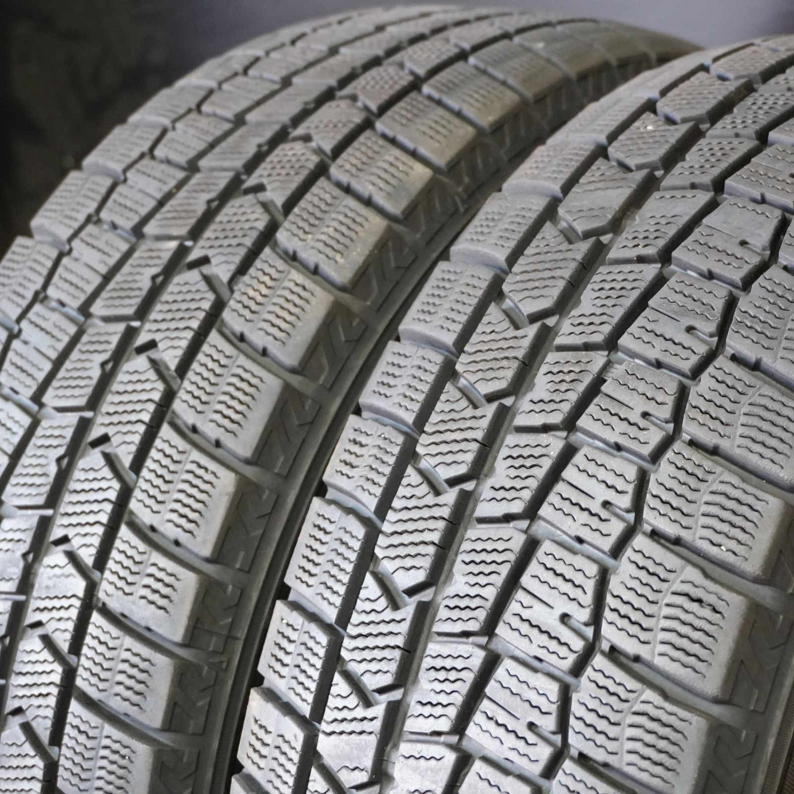 22年製 バリ山 ダンロップ WINTER MAXX WM02 195 65R15 2本 スタッドレス パンク等修復用 ノア ヴォクシー セレナ プリウス等