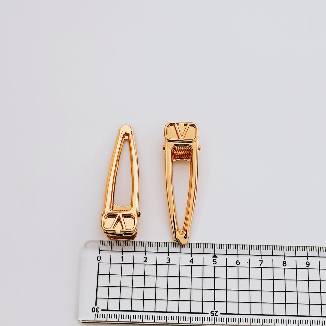 新品未使用・訳有】VALENTINO Vロゴ メタル ヘアクリップ 2個セット 髪