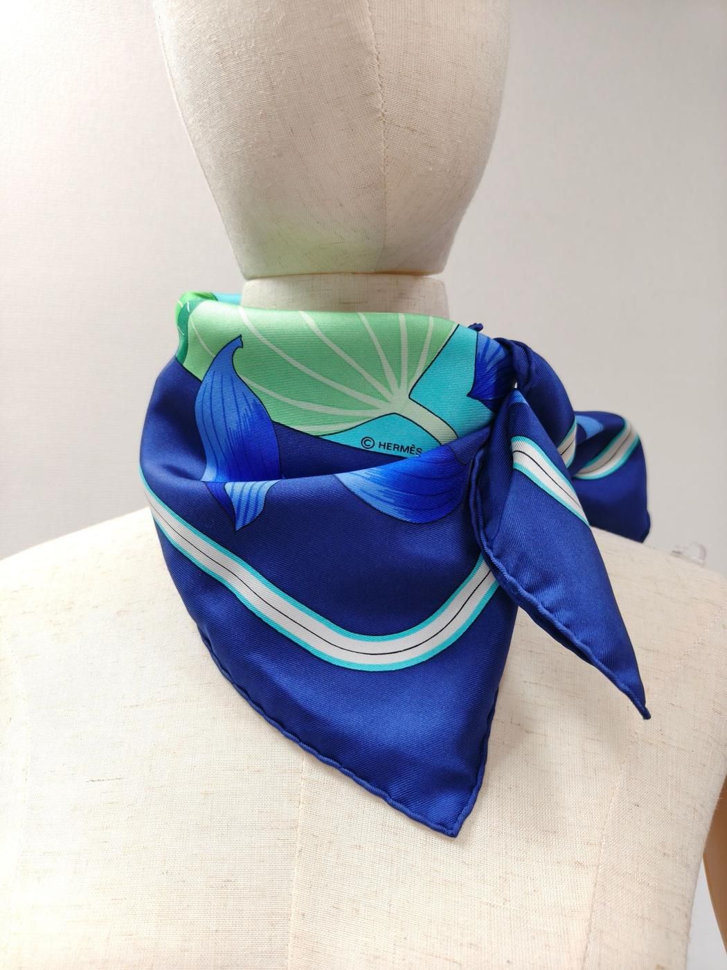 HERMES エルメス FLEURS DE LOTUS カレ90 シルク スカーフ 蓮の花