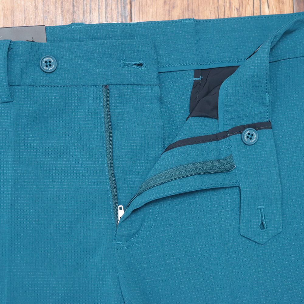 J.LINDEBERG ジェイ　リンドパーグ ハーフパンツ サイズ32 J.LINDEBERG ジェイリンドバーグ ハーフパンツ ネイビー 無地