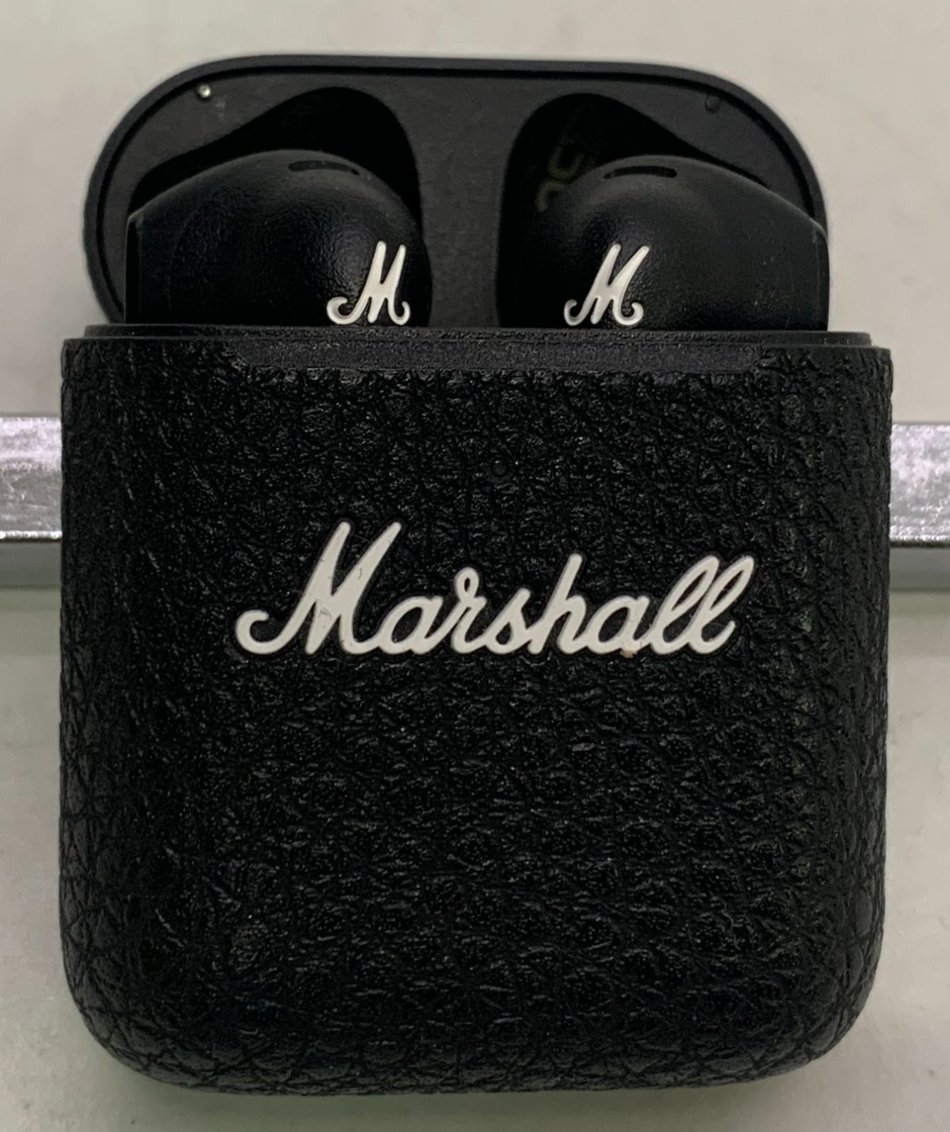 完全ワイヤレスイヤホン