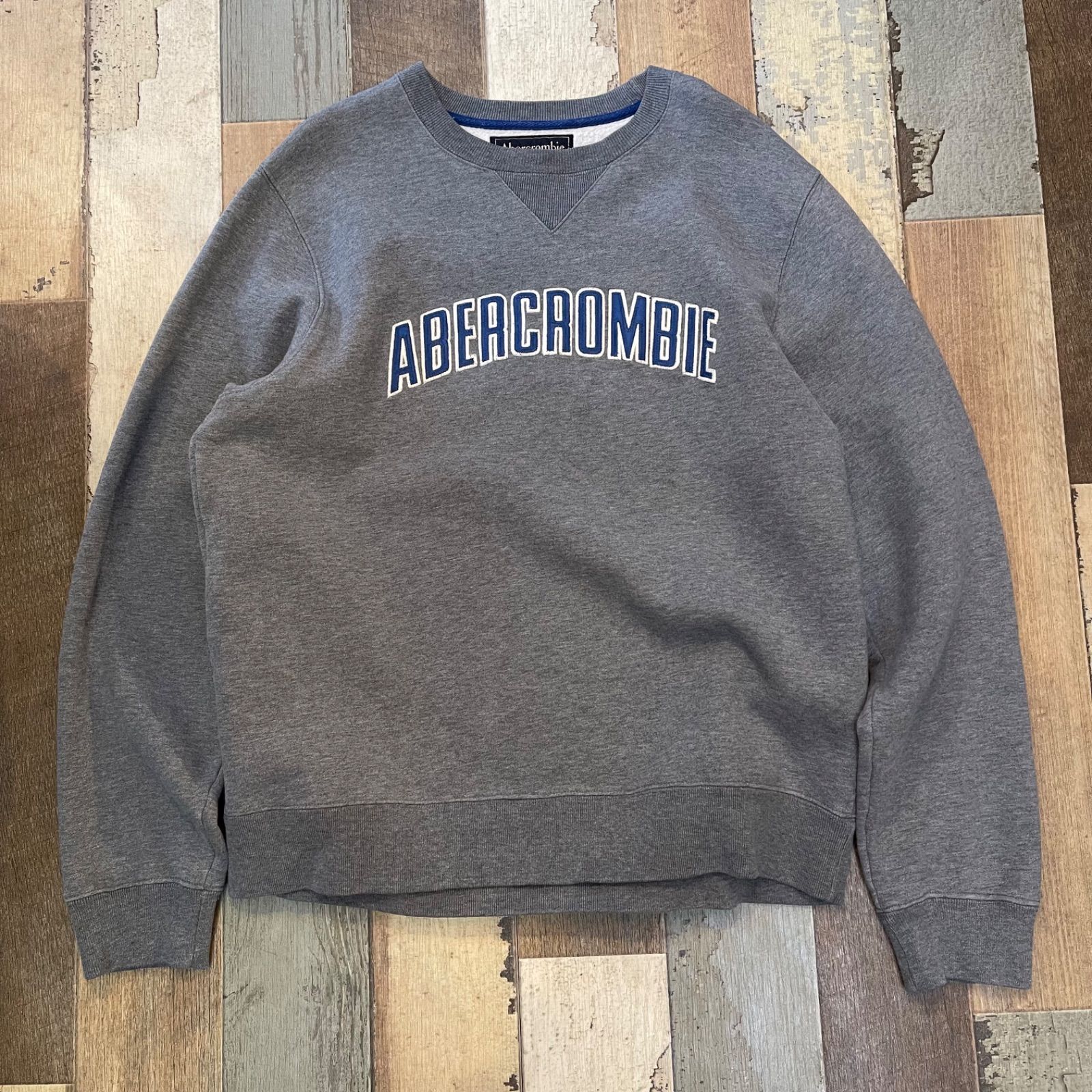 Abercrombieu0026Fitch アーチロゴ刺繍　スウェット　トレーナー