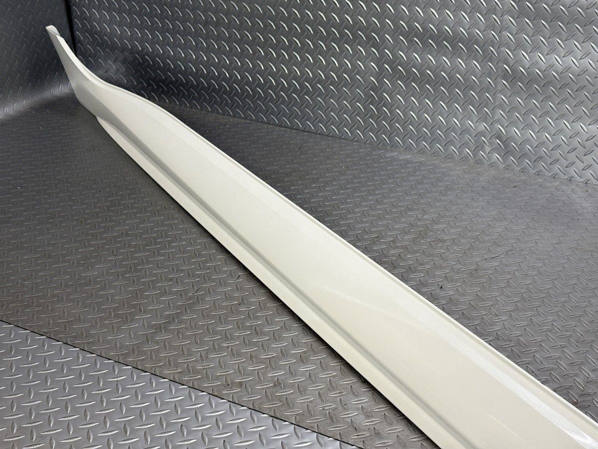 サイドステップ右 白