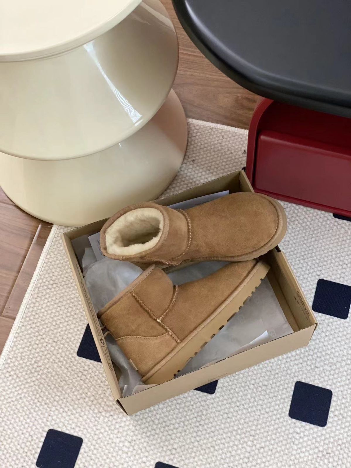 新品未使用   UGG アグ 厚底 5cm ブーツ クラッシックウルトラ ミニプラットフォーム