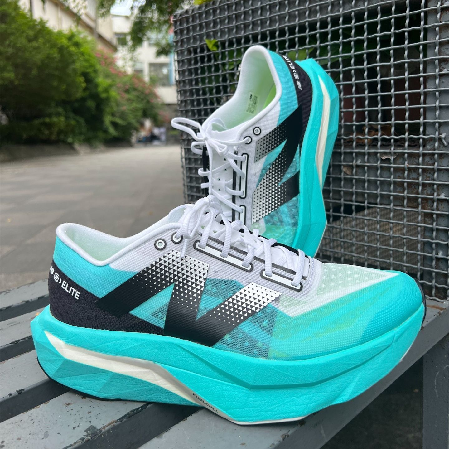 ニューバランス FuelCell SuperComp Trainer v2CA3 細う