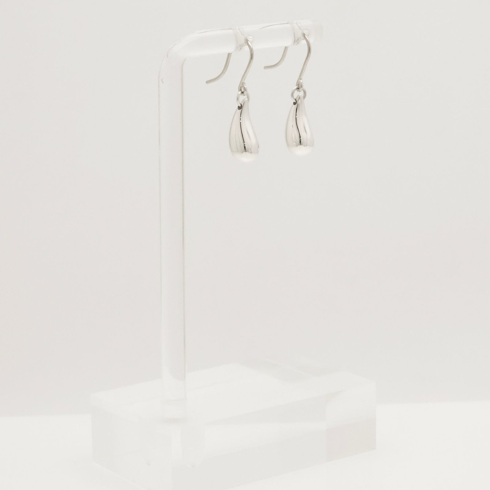 超美品　ティファニー　エルサ・ペレッティ　ティアドロップ　フック ピアス a008 送料無料 Tiffany&Co. ティファニー ティアドロップ エルサ