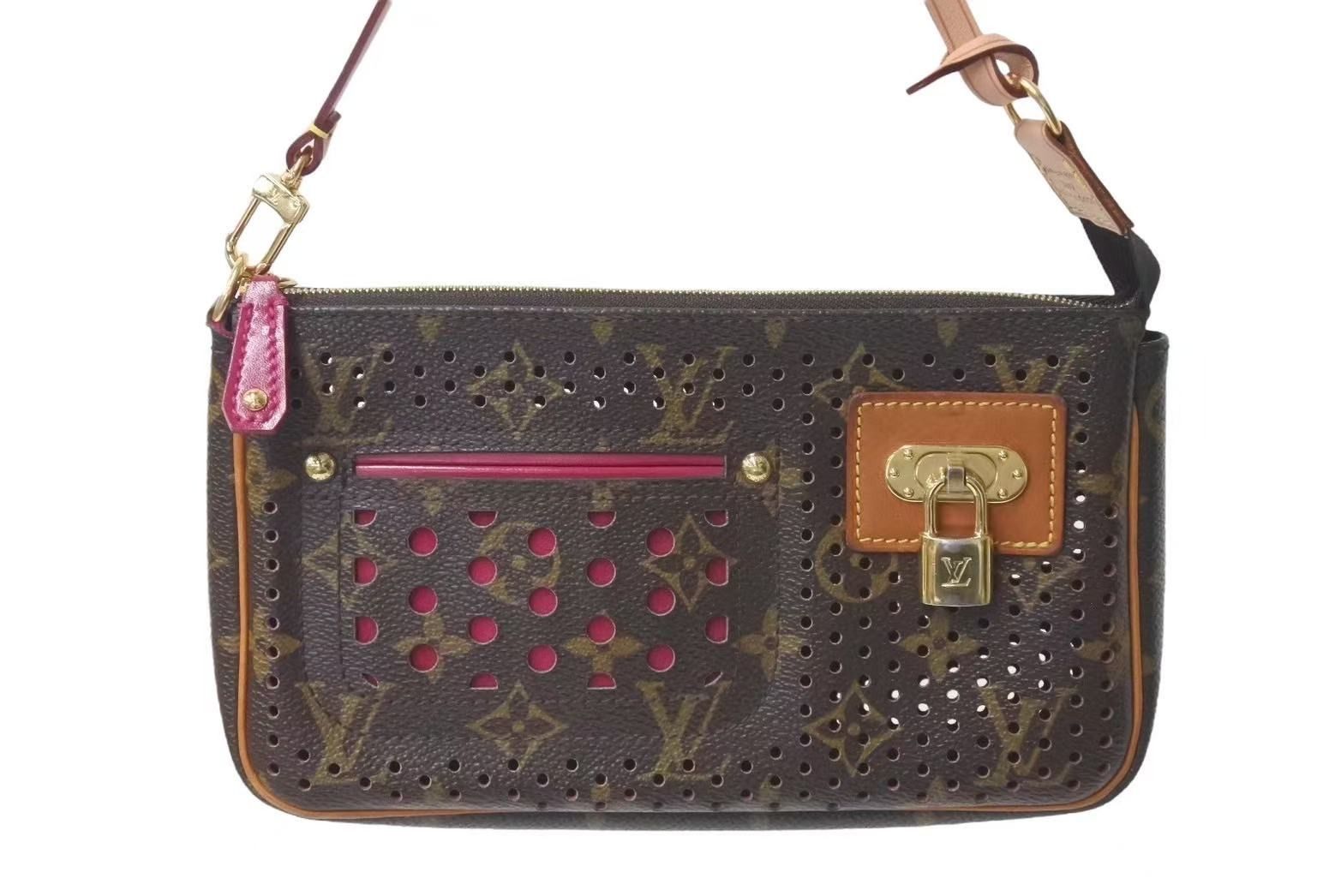 極美品 LOUIS VUITTON ルイヴィトン アクセサリーポーチ モノグラム  