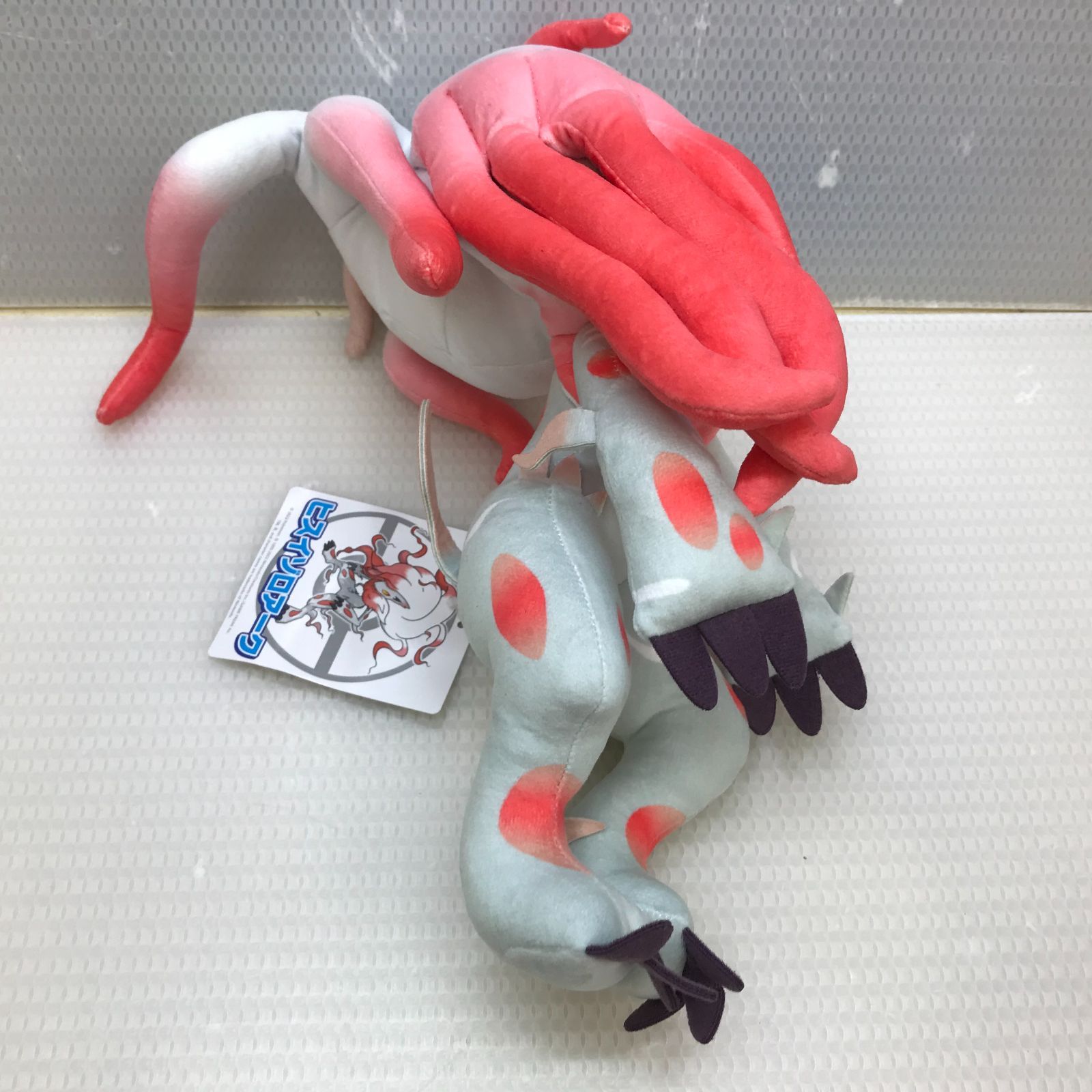 飾磨店】ポケモンセンター限定 ヒスイゾロアーク ぬいぐるみ