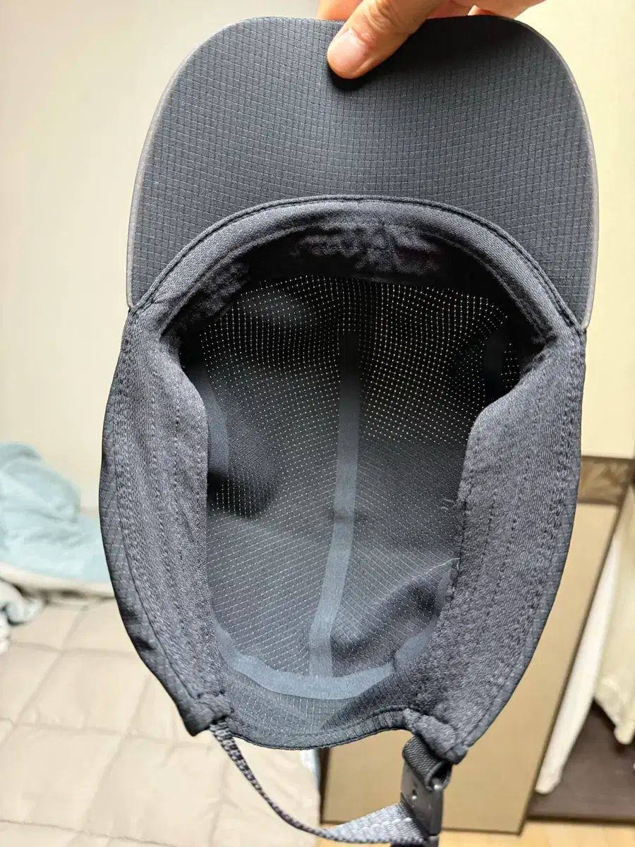 L