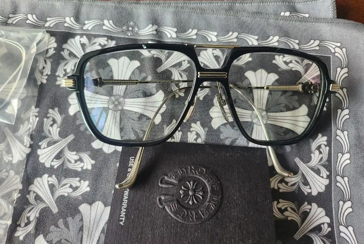 Chrome Hearts クロムハーツ メガネ init