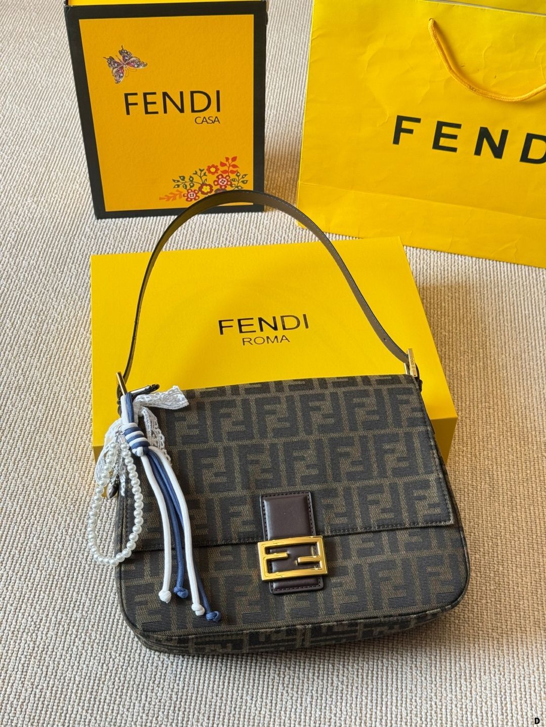 FENDI フェンディ バゲット バッグ ラージサイズ 今日特価】Fendi Baguette フェンディ バゲット バッグ(ラージ