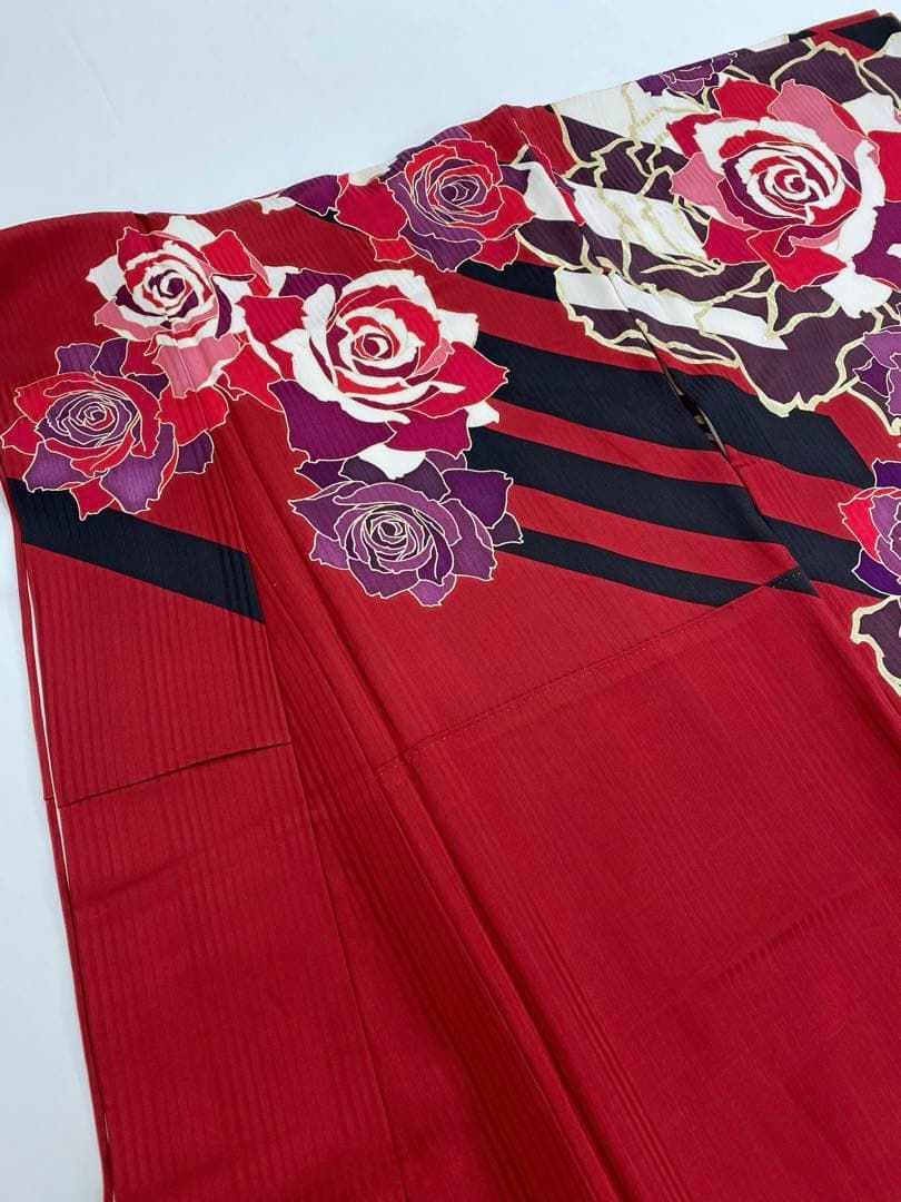 ブランド振袖 豪華 金彩 薔薇 刺繍 身丈 173cm 撥水加工済 MO2938 