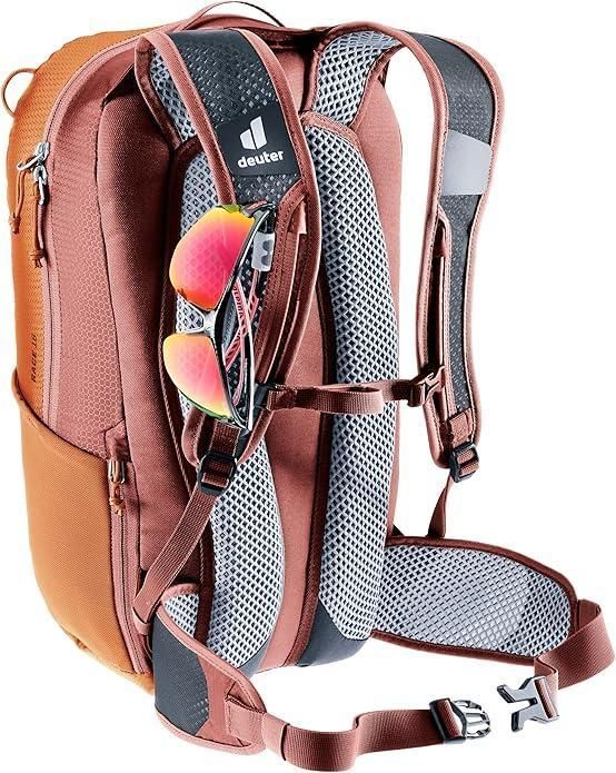 Deuter - ドイター（9318）レース16（チェスナッツ×レッドウッド）バックパック【新品】 ドイター（9318）レース16（チェスナッツ×レッドウッド）バック
