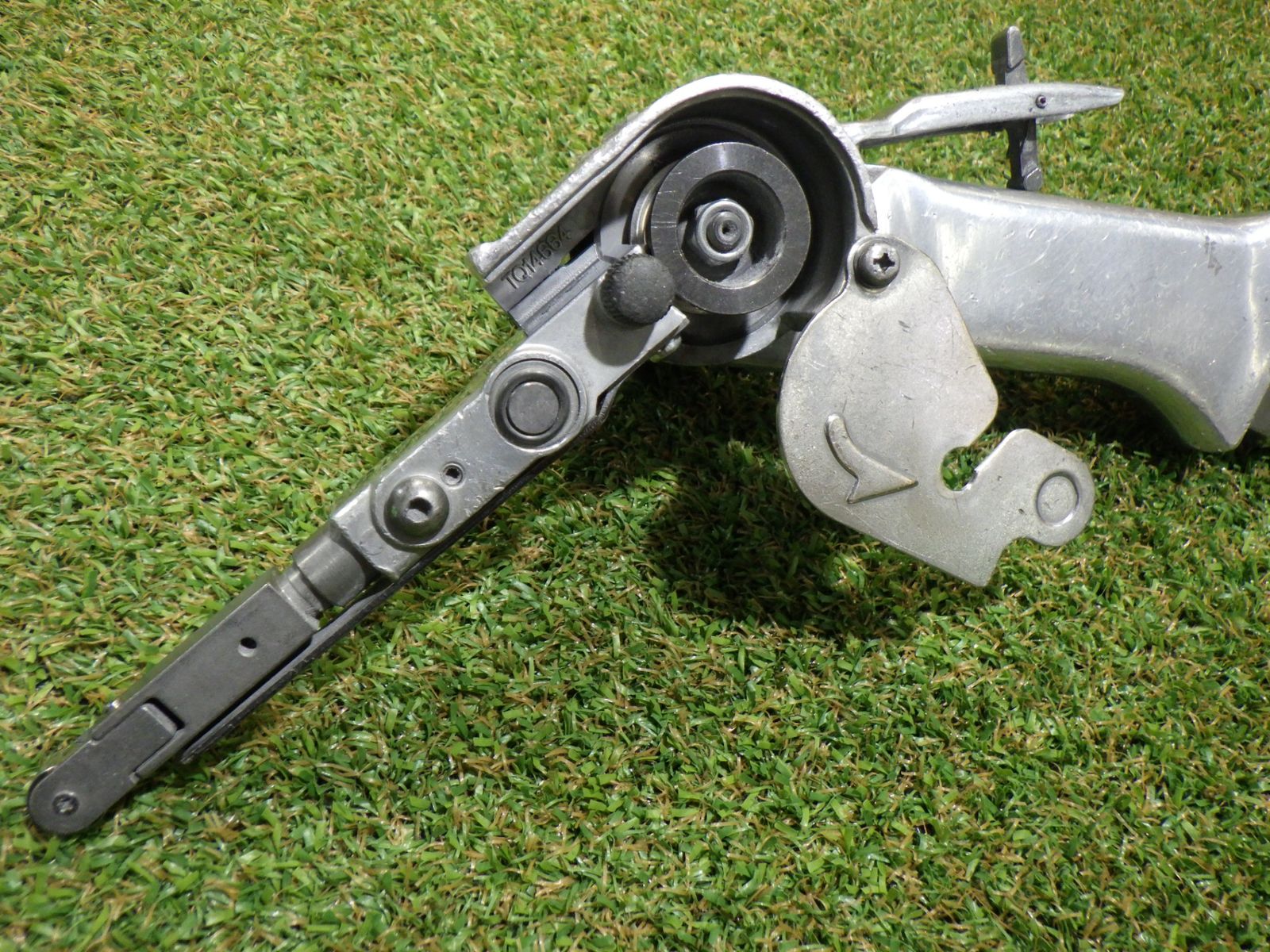 日東 ベルトサンダー B-10CL エア工具 研磨 小型 品