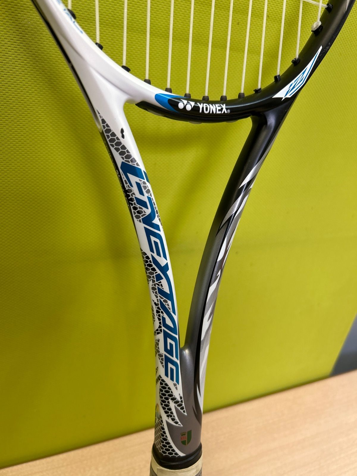 YONEX