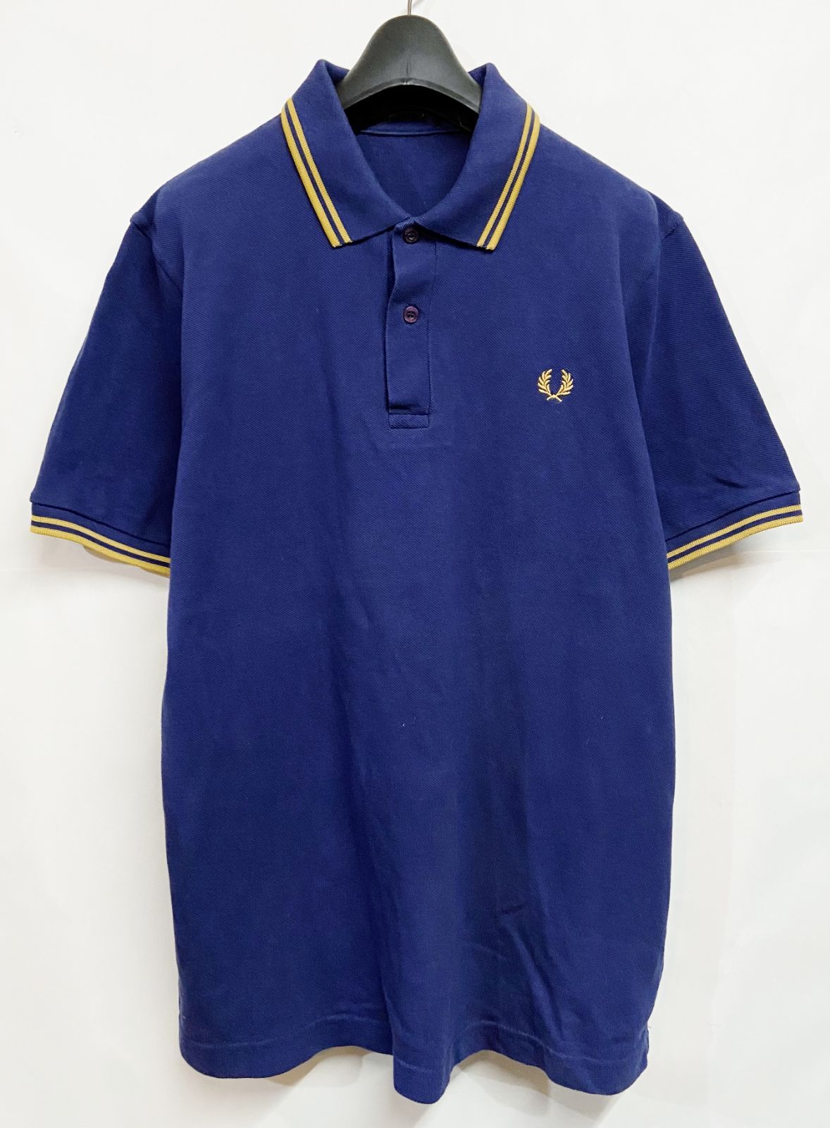 FRED PERRY フレッドペリー 胸ワンポイントロゴ刺繍 襟袖ティップライン 半袖ポロシャツ