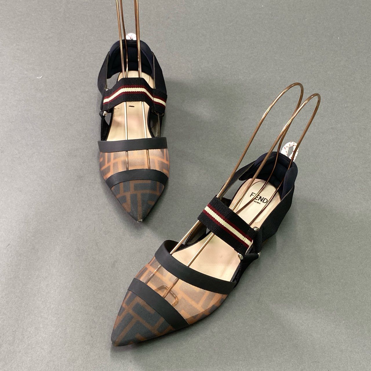 FENDI ズッカ柄 ぺったんこサンダル FENDI ズッカ柄 ぺったんこサンダル