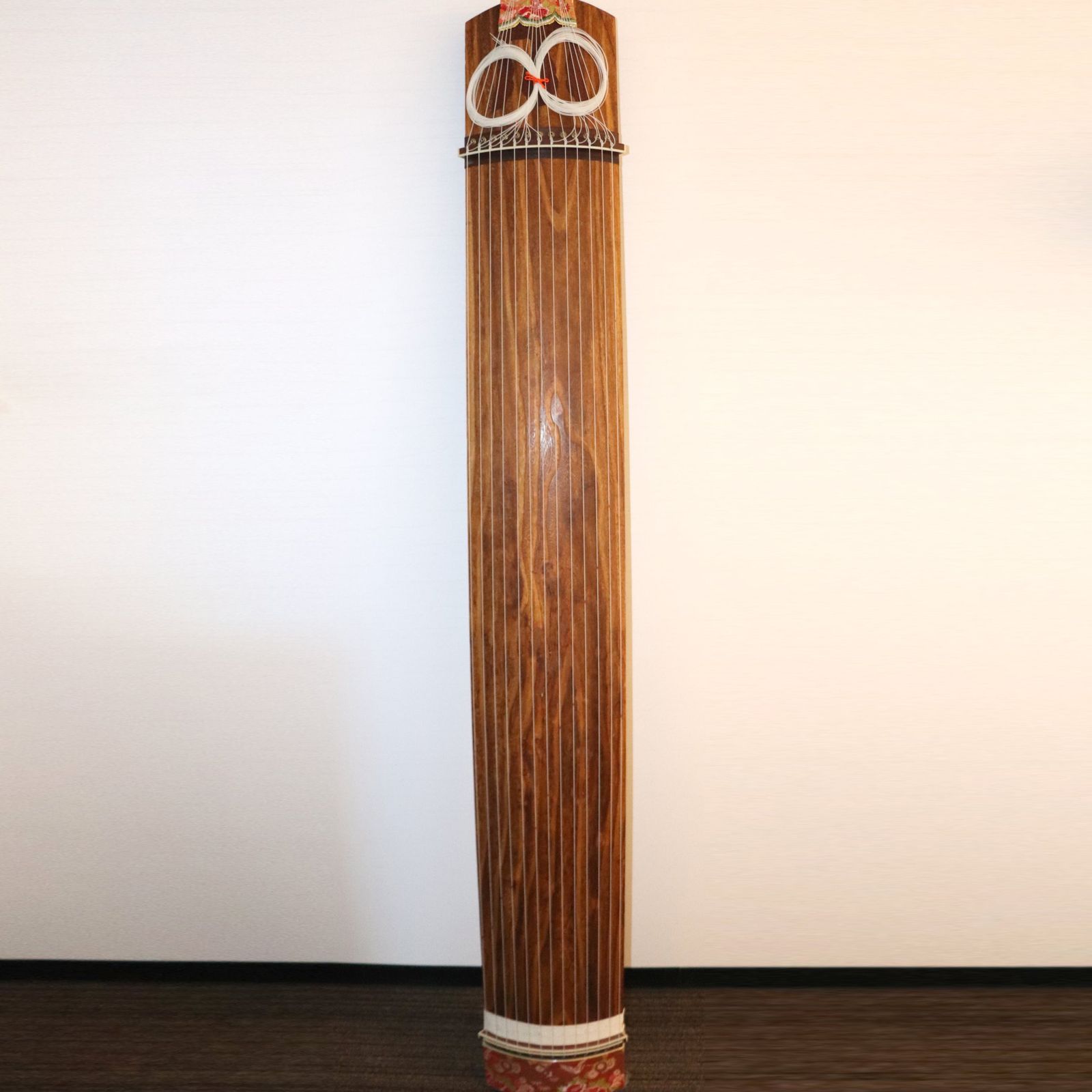 A*c様 琴 13弦 全長約184㎝ 琴柱あり 茶 伝統楽器 和楽器 弦楽器 試 琴・13弦・184㎝・琴柱なし・和楽器・No.210223-25・梱包サイズ