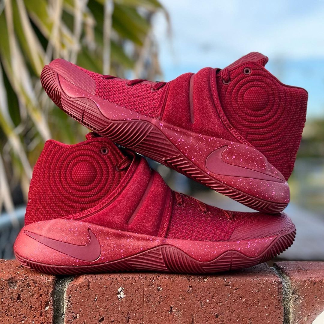 KYRIE 2 'RED VELVET' カイリー 2 【MEN'S】 team red/team red-game royal-total orange 820537-600