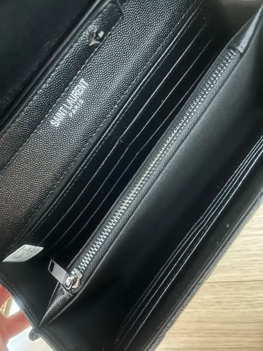 Saint Laurent サンローラン ブラック 長財布