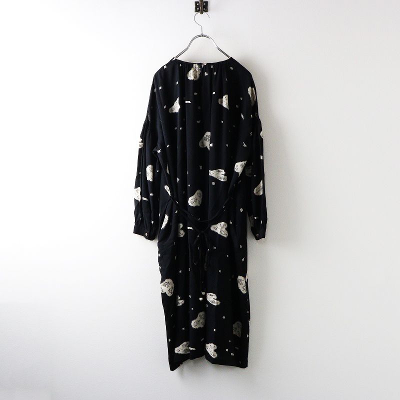 ブラック トップス