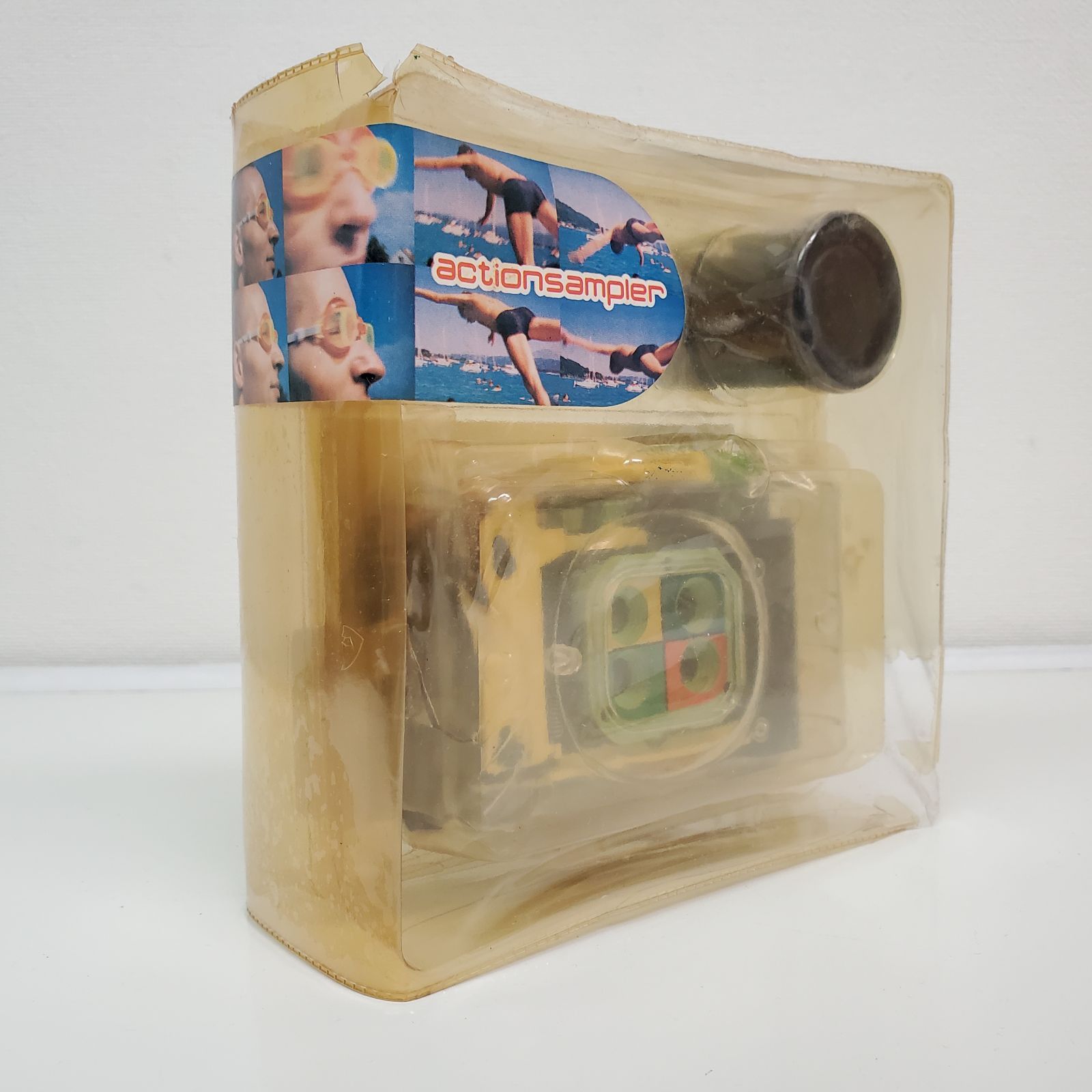 未使用品 ロモグラフィー Lomography actionsampler アクションサンプラー 4コマ写真 4連写 ロモカメラ トイカメラ  アナログカメラ フィルムカメラ - メルカリ