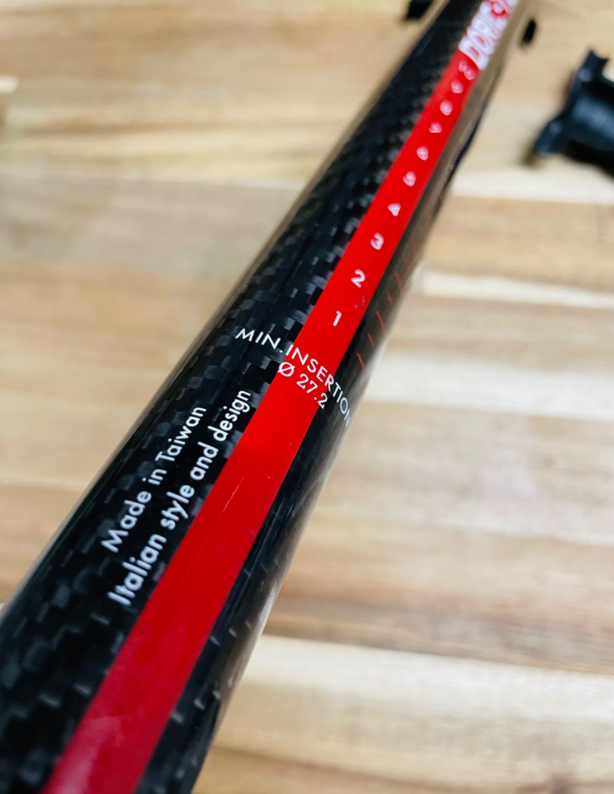 3T DORIC TEAMカーボンシートピラー 3T DORIC TEAMカーボンシートピラー