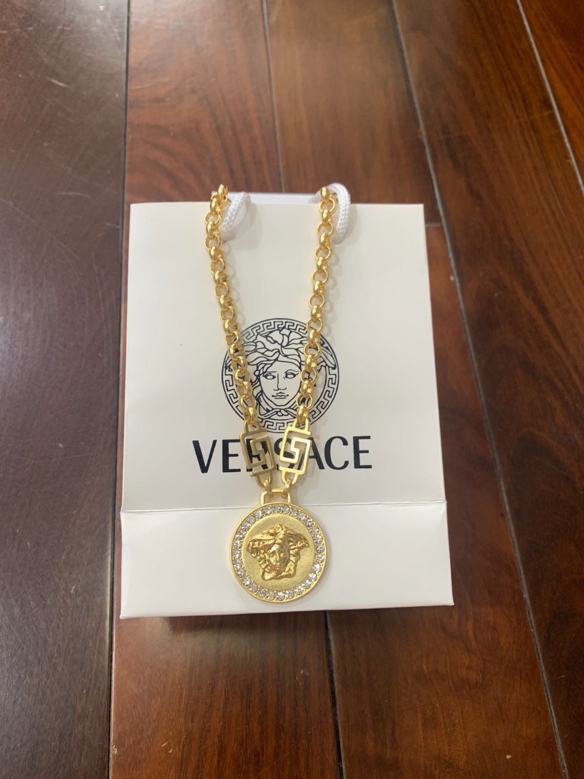 男女兼用 VERSACE ヴェルサーチ ネックレス ◇ゴールド 新品 - メルカリ