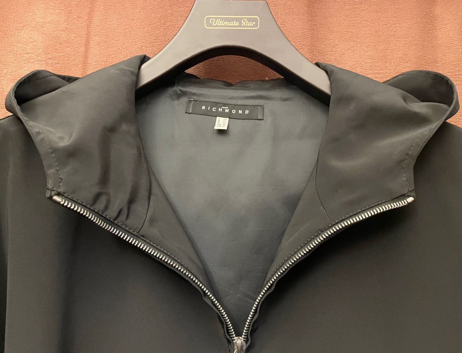 MADE IN ITALY製 JOHN RICHMOND フード付きフルジップナイロン 