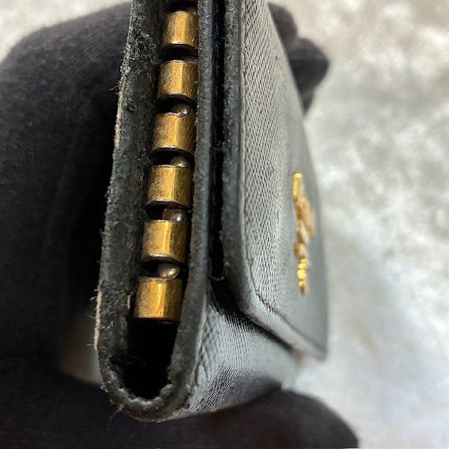 早い者勝ち❣️プラダ 5連 キーケース ブラック 三角プレート　サフィアーノレザー プラダ PRADA サフィアーノレザー 三角プレート 箱付 キーリング