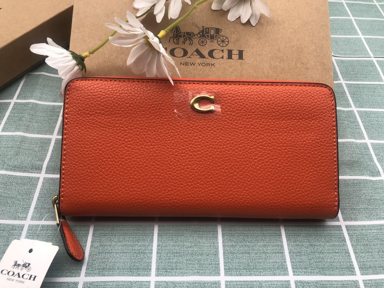 COACH コーチ財布   長財布 クーポン配布 ギフト ブランド プレゼント 贈り物 レザー  ウォレット レディース 新品 未使用 ナチュラル ロゴ シグネチャー CC093