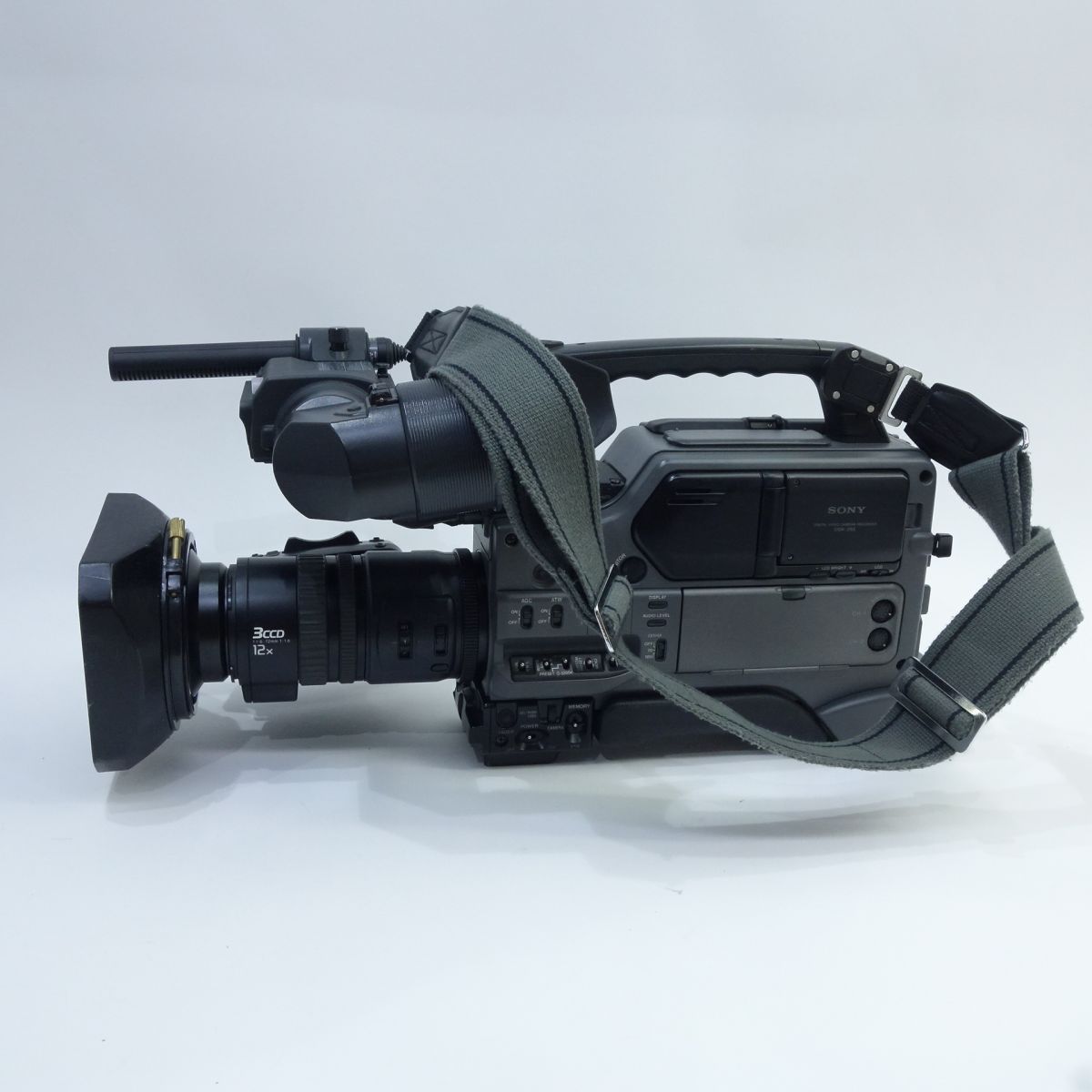 SONY/ソニー DVCAMカムコーダー DSR-250 業務用ビデオカメラ ※中古現状