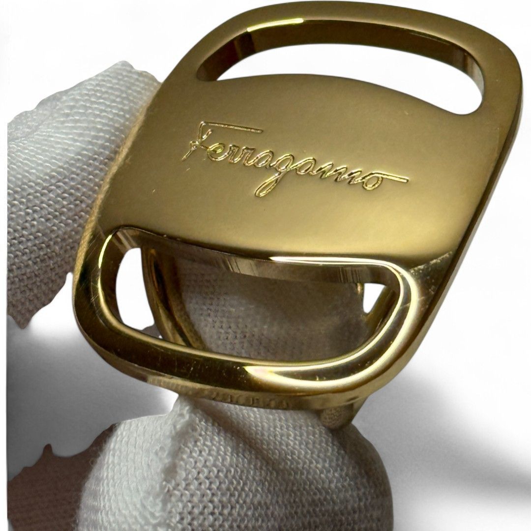 サルバトーレフェラガモ スカーフリング Ferragamo ゴールド♪ 中古・古着通販】Salvatore Ferragamo (サルヴァトーレ