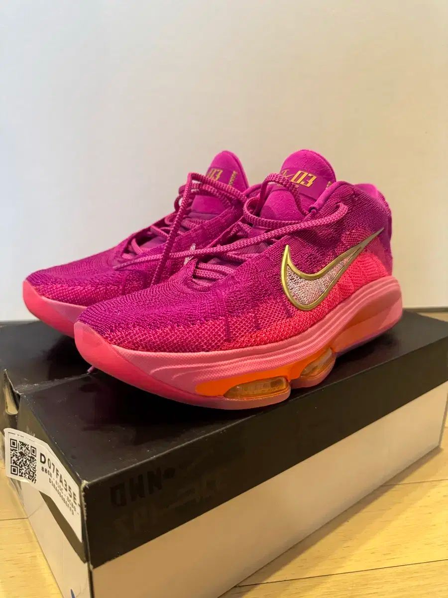 Nike ピンク バスケットボールシューズGTハッスル3 ナイキ(NIKE