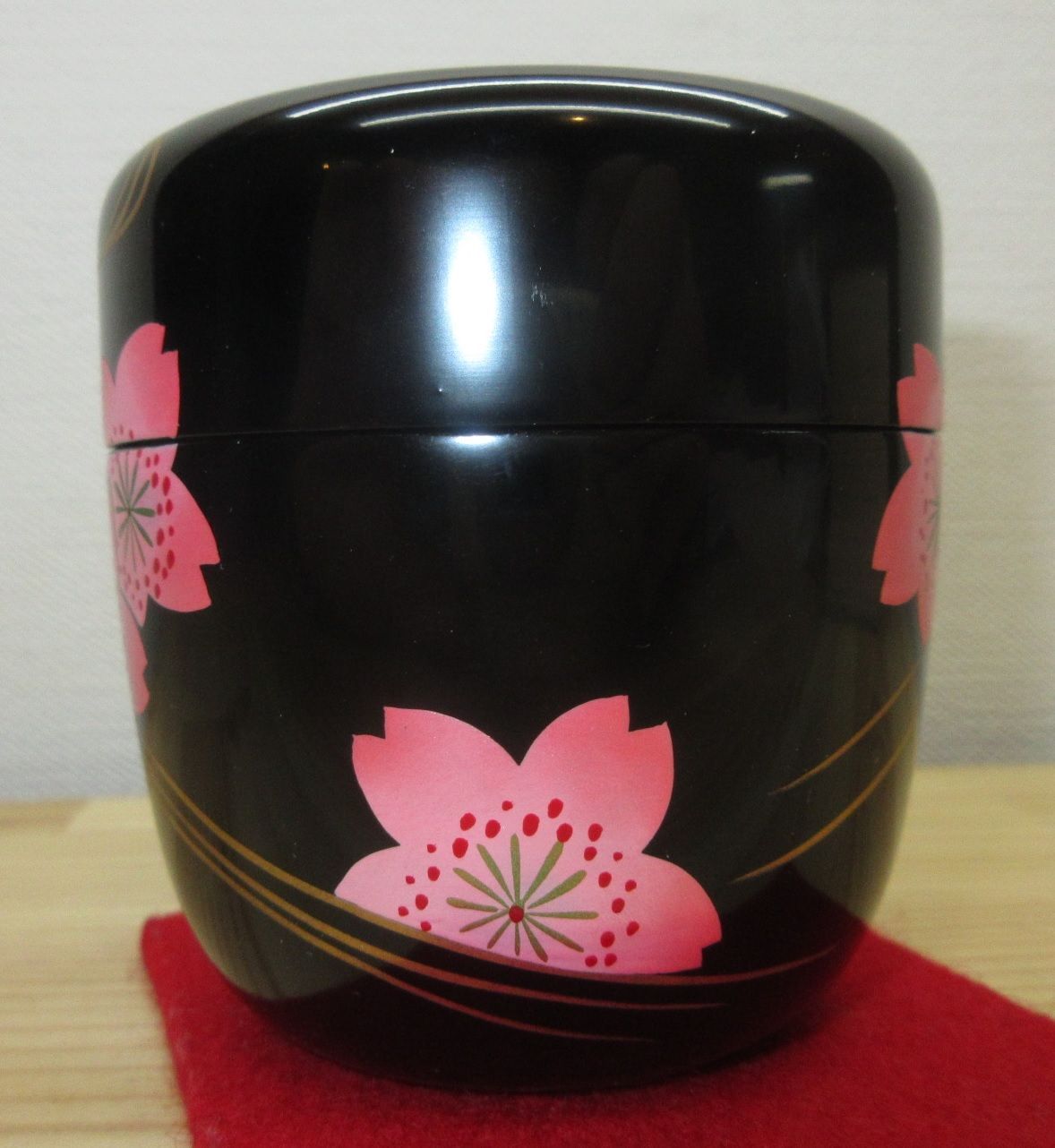 送料込【逢絢亭・新品】茶道具 大棗 山中塗 春野蒔絵 螺鈿 木製 山本忠幸 共箱 送料込【逢絢亭・新品】茶道具 大棗 山中塗 春野蒔絵 螺鈿 木製