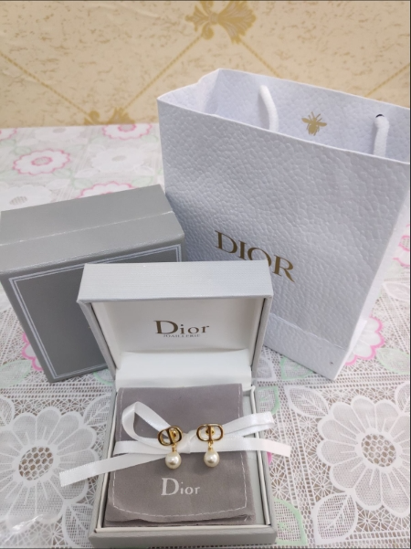 超人気美品！クリスチャンディオール/Dior　パールピアス　PETIT CD ピアス　レディース☆ 　新品未使用