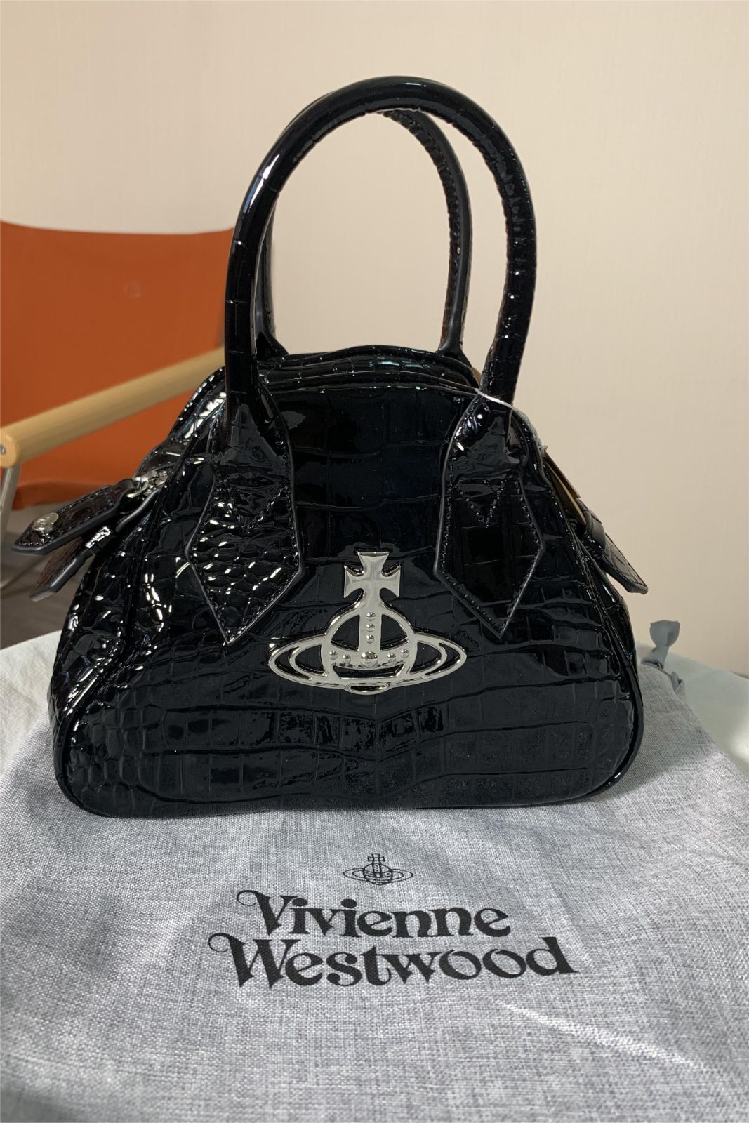 【最終値下！早い者勝ち】Vivienne Westwood  ヴィヴィアンウエストウッド バッグ   ショルダーバッグ  ハンドバッグ