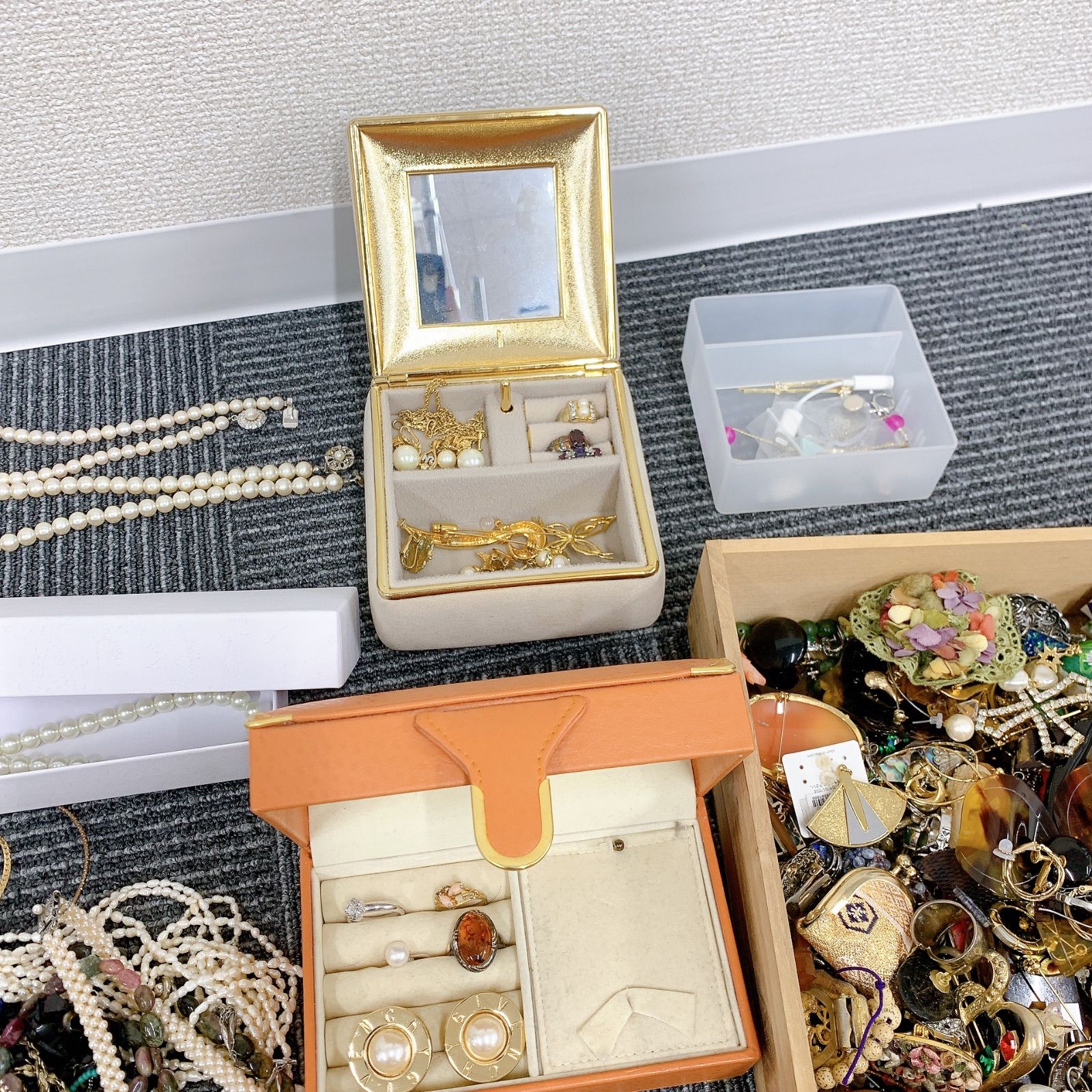 大量】イミテーション大量 まとめ売り ピアス ブレスレット ネックレス 