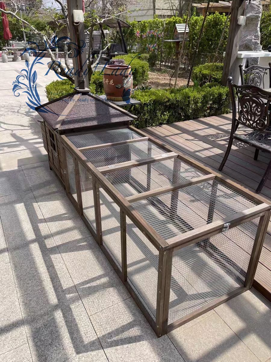 鶏小屋 屋外