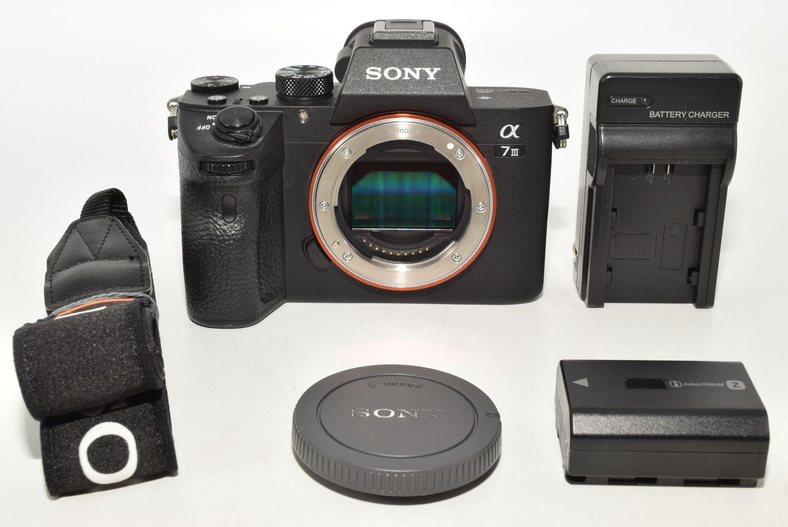 美品 SONY α7III ミラーレス一眼 本体 シャッター回数10972回 並〜美品